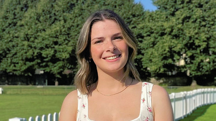 Phoebe Crossley_headshot.jpg 1