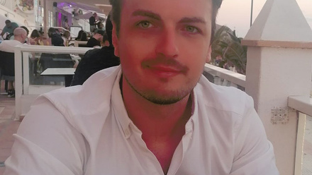 Ronnie Mooney_headshot edited.jpg 1