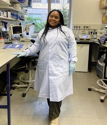 Onalenna Neo in the laboratory.