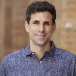 Headshot of Cesar de la Fuente.